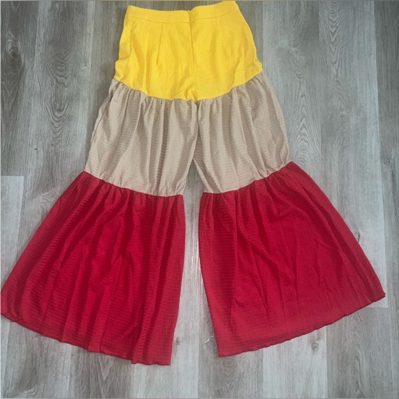 Palazzo/Wide Leg Pants Red, Yellow, and Tan. Zipper. Material does stretch. - Picture 2 of 4